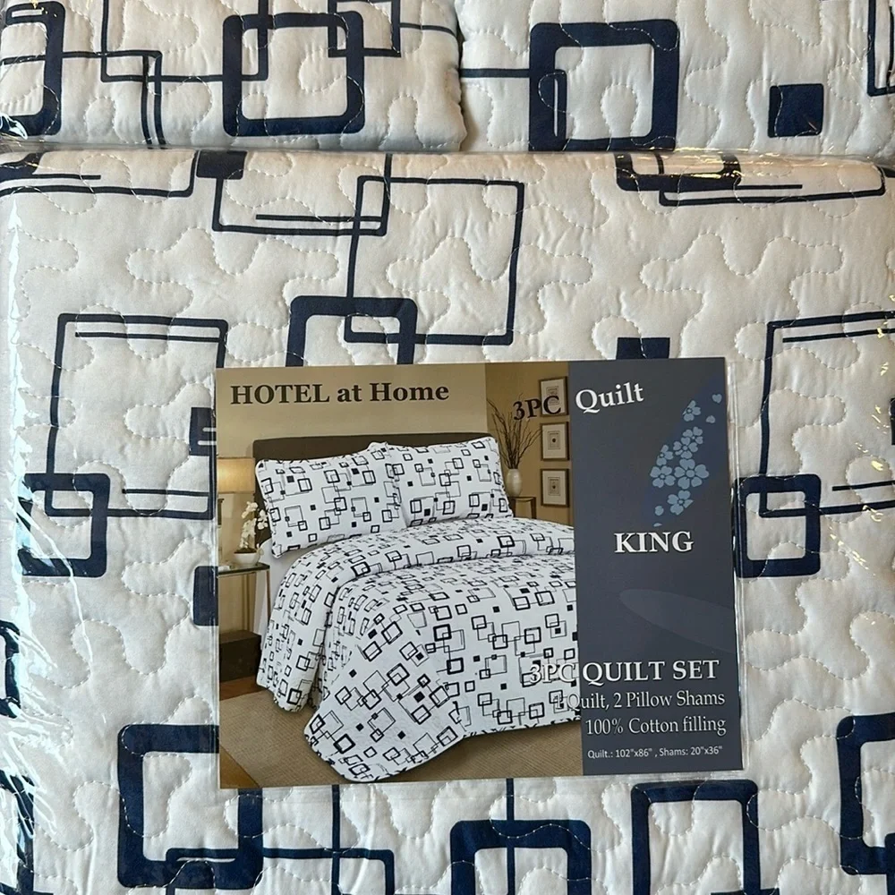 Hotel at home 3pc King set White with Black Squares
